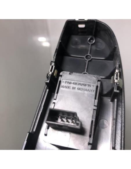 Interrupteur de leve vitre avant droit BMW SERIE 1 E87 PHASE 2 Diesel