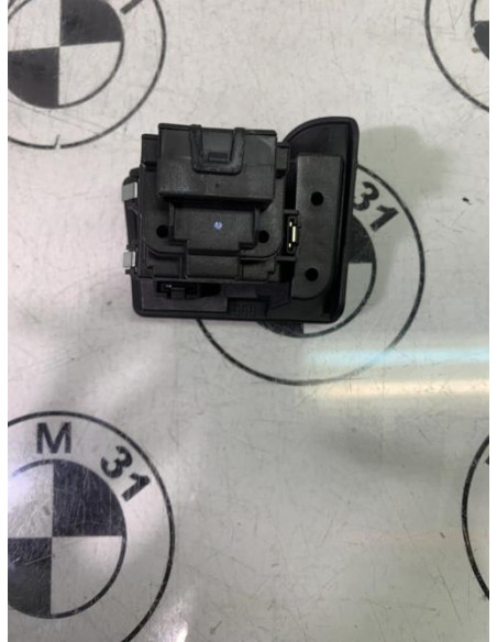 Poignee porte coffre BMW SERIE 3 E90 PHASE 1 Diesel