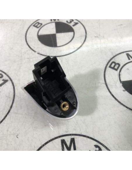 Poignee porte avant droit BMW SERIE 1 E81 Diesel