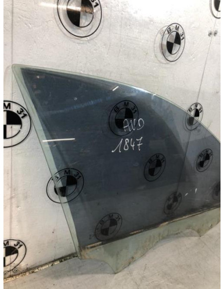 Vitre avant droit BMW SERIE 3 E90 PHASE 1 Diesel