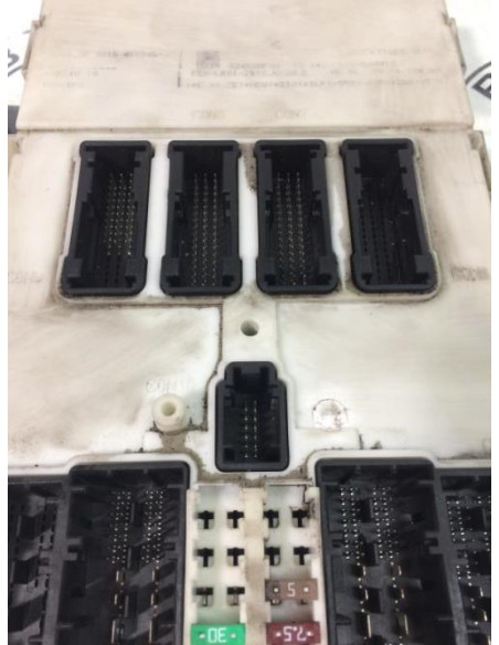 Porte fusible BMW SERIE 1 F21 PHASE 1 Diesel