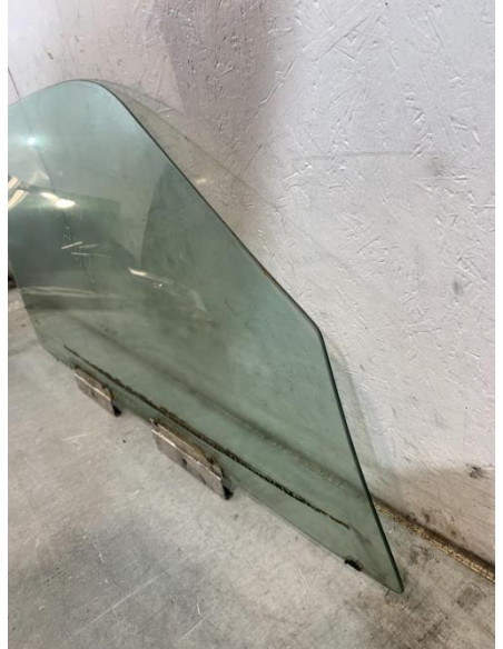 Vitre avant droit BMW SERIE 3 E36 COMPACT Diesel