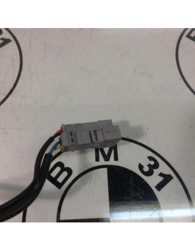 Pretensionneur de ceinture avant droit BMW SERIE 1 E82 COUPE Diesel