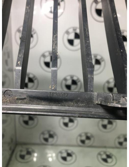 Grille de calandre gauche BMW SERIE 3 E90 PHASE 1 