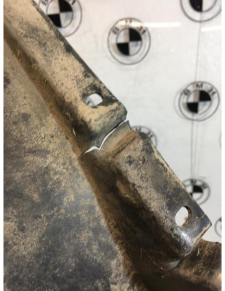 Pare boue avant gauche BMW SERIE 3 E30 Essence