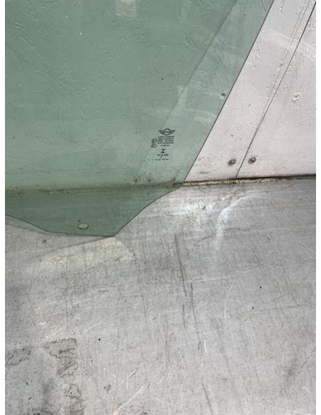 Vitre avant gauche MINI MINI 3 F54 CLUBMAN PHASE 1 BREAK Essence