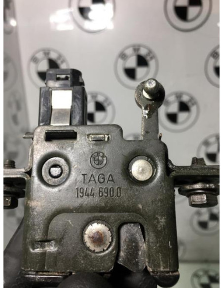 Serrure de coffre BMW SERIE 7 E32 