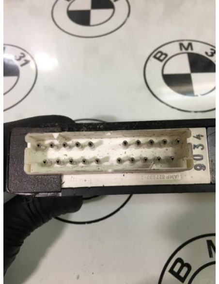 Calculateur BMW SERIE 7 E32 