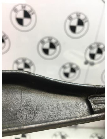 Enjoliveur de phare gauche BMW SERIE 3 E46 TOURING PHASE 1 BREAK 