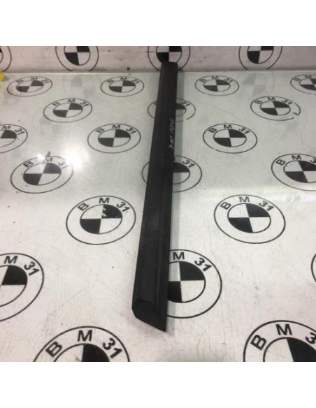 Baguette de porte arriere gauche  BMW SERIE 3 E30 Diesel