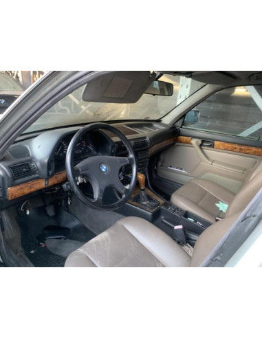 Aile avant droit BMW SERIE 7 E32 