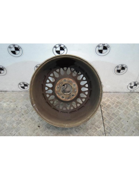 Jante BMW SERIE 7 E32 Essence