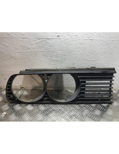 Grille de calandre droite BMW SERIE 3 E30 Essence