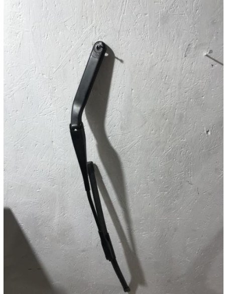 Bras essuie glace avant gauche BMW SERIE 1 E81 Diesel