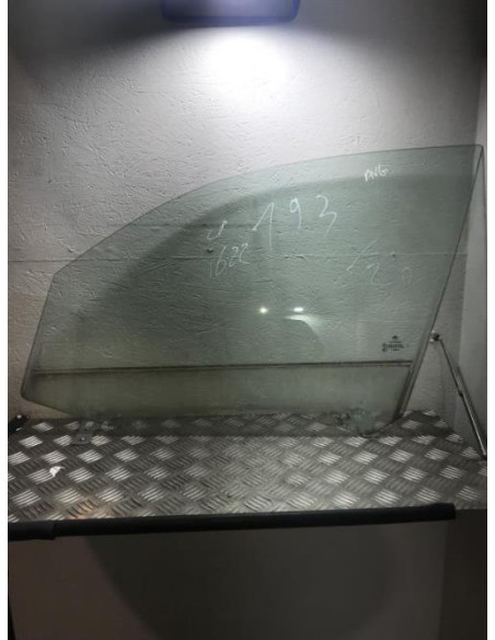Vitre avant gauche BMW SERIE 1 E87 PHASE 2 Diesel