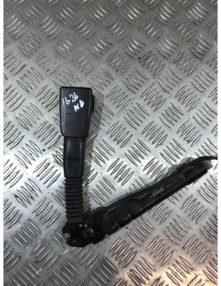 Pretensionneur de ceinture avant droit BMW SERIE 1 E81 Diesel