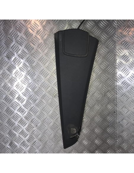 Garniture laterale arriere droite BMW SERIE 1 E88 CABRIO Diesel