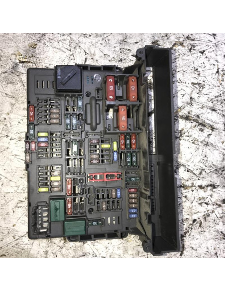 Porte fusible BMW SERIE 1 E81 Diesel