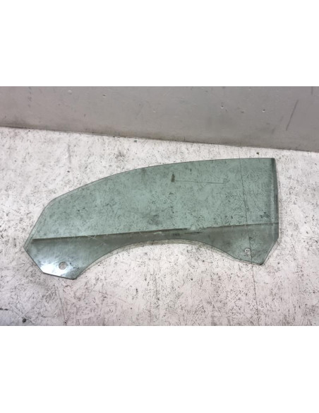 Vitre avant droit BMW SERIE 1 (E81) 