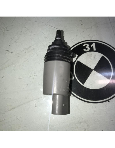 Pompe lave glace avant BMW SERIE 1 (E81) 