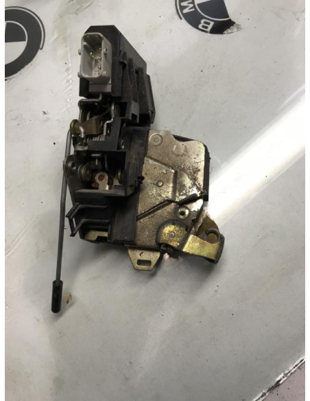 Serrure arriere droit BMW  
