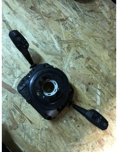 Com (Bloc Contacteur Tournant+Commodo Essuie Glace+Commodo Phare) BMW SERIE 1 E87 PHASE 1 Diesel