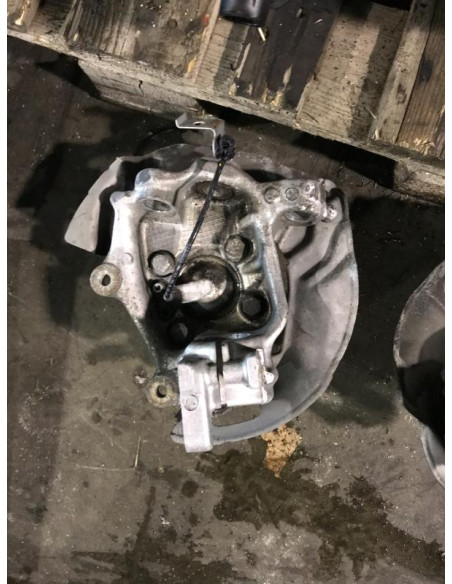 Fusee avant droit BMW  