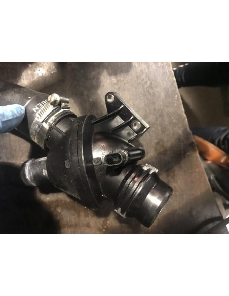 Boitier eau BMW SERIE 1 (F20) 