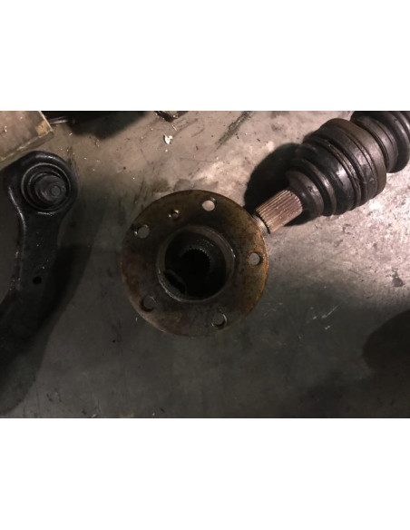 Moyeu arriere gauche BMW X5 E53 