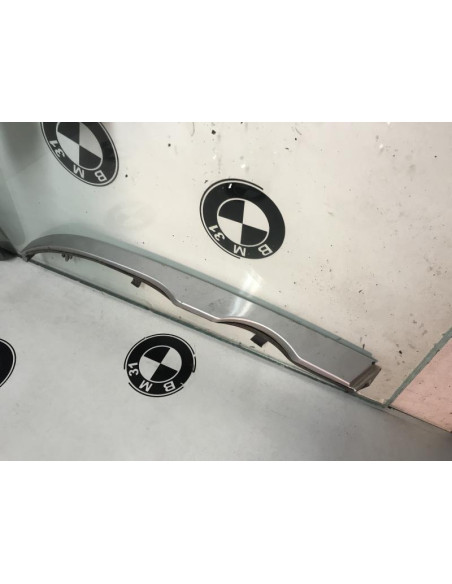 Enjoliveur de phare gauche BMW  