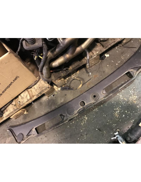 Baie de pare brise BMW SERIE 1 E87 PHASE 1 