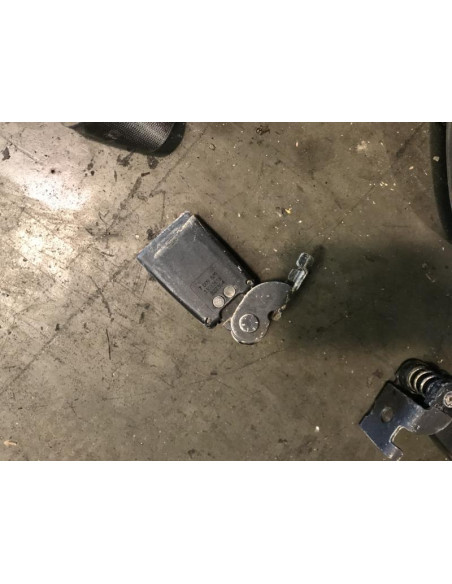 Attache ceinture arriere gauche BMW SERIE 6 (E63) COUPE PHASE 1 