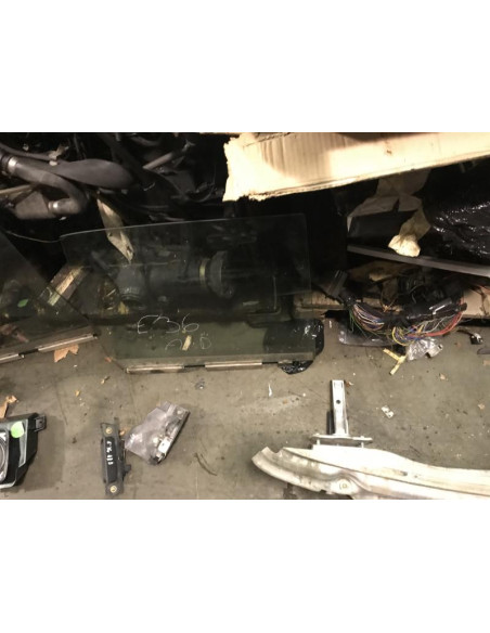 Vitre arriere droit BMW  
