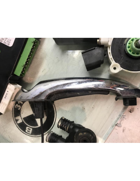 Poignee porte avant gauche MINI  