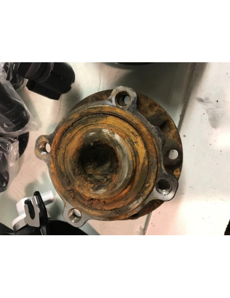 Moyeu avant gauche BMW  