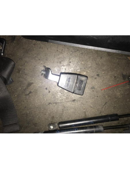 Attache ceinture arriere droit BMW SERIE 3 E36 COUPE 