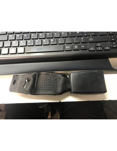 Attache ceinture arriere gauche BMW SERIE 1 (E81) 