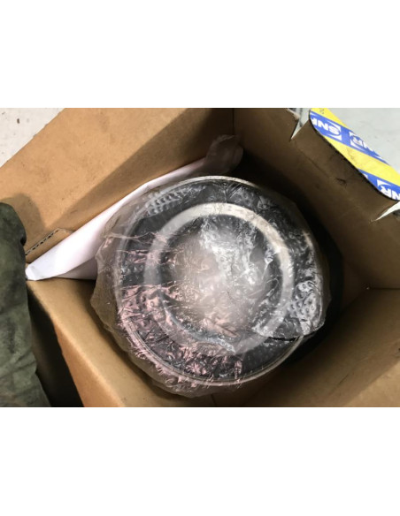 Moyeu avant droit BMW SERIE 3 E30 