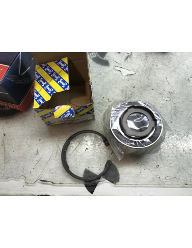 Moyeu avant droit BMW SERIE 3 E30 