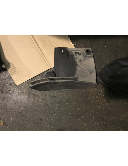 Pare boue arriere gauche BMW SERIE 1 E87 PHASE 2 Essence