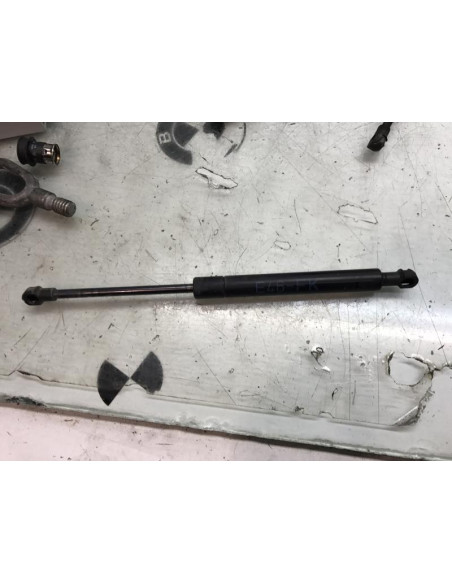 Verin de capot BMW SERIE 3 (E46) 