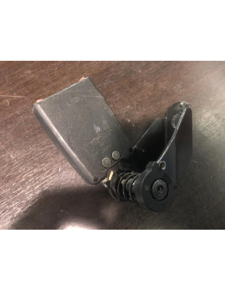 Attache ceinture arriere gauche BMW  