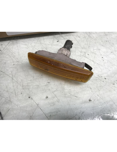 Repetiteur clignotant avant droit  (Feux) BMW  