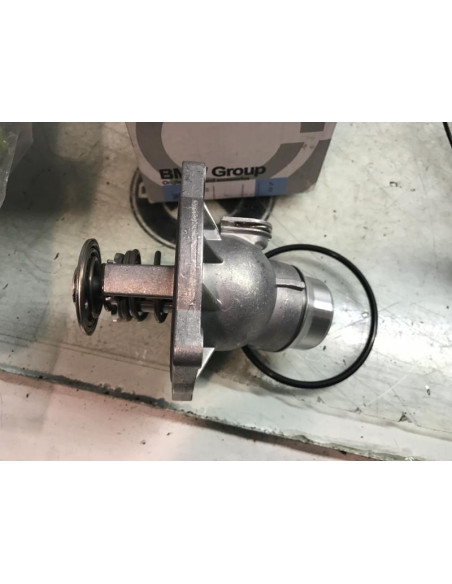 Boitier eau BMW SERIE 7 E38 