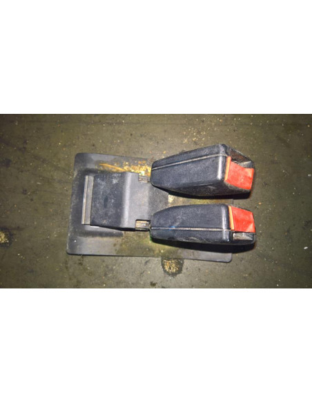 Attache ceinture arriere centrale MINI  