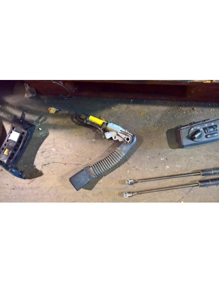 Pretensionneur de ceinture avant droit BMW X3 (E83) PHASE 1 