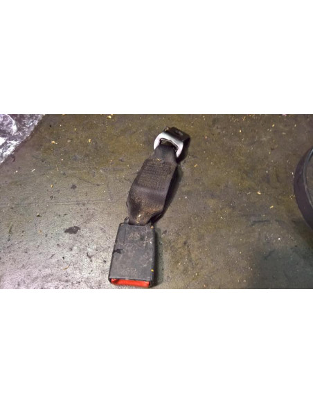 Attache ceinture arriere centrale BMW X3 (E83) PHASE 1 