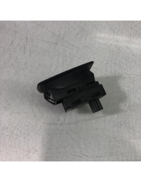 Interrupteur de leve vitre arriere droit BMW SERIE 1 E87 PHASE 1 