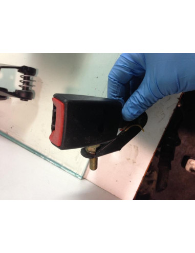 Attache ceinture arriere gauche BMW  