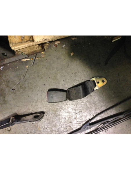 Attache ceinture arriere centrale BMW SERIE 7 E38 Diesel